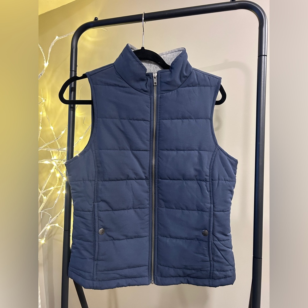 Women's Blue Quilted Vest. Size small. Northern Reflection.